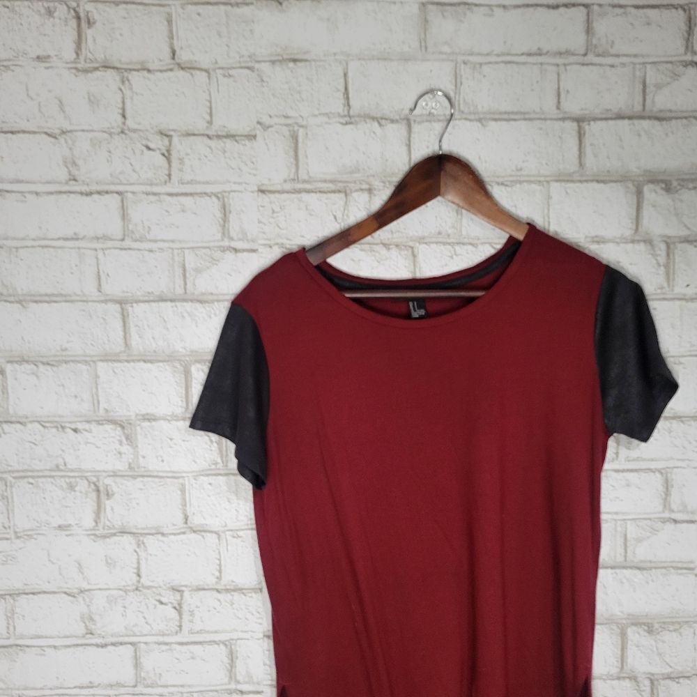 Forever 21 dark red tee - Picture 3 of 16